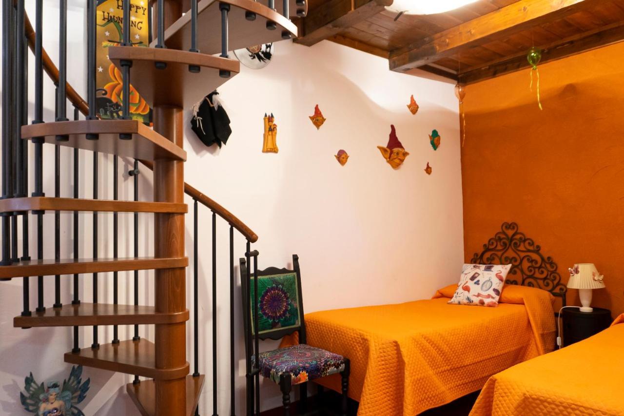 Le Streghe Rooms E Art,Centralissimo Con Garage Su Richiesta Λιβόρνο Εξωτερικό φωτογραφία