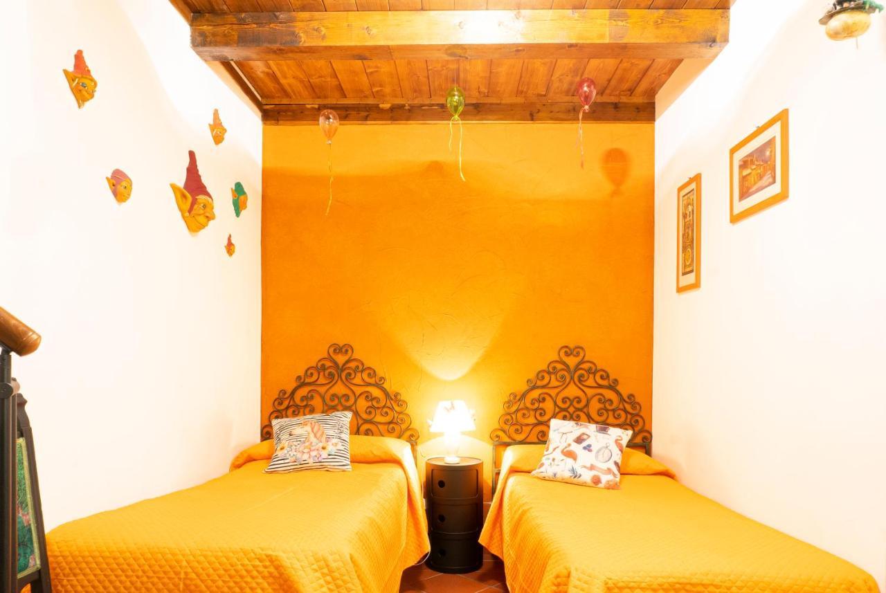 Le Streghe Rooms E Art,Centralissimo Con Garage Su Richiesta Λιβόρνο Εξωτερικό φωτογραφία